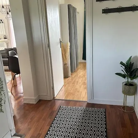 T2 A Fresnes, Proche Rer B, 4 Pers *